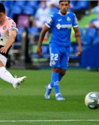  都灵主场顽强逼平那不勒斯收获宝贵一分  